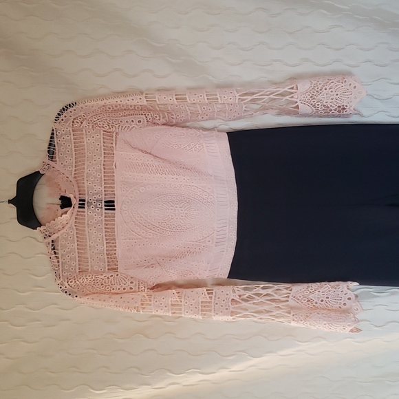 Stunning Soieblu Navy Pink Crochet Jumpsuit Small Size - Picture 2 of 9